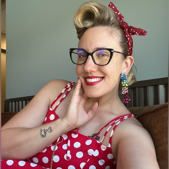 Meet your Posher, Nicki - Picture 1 of 1